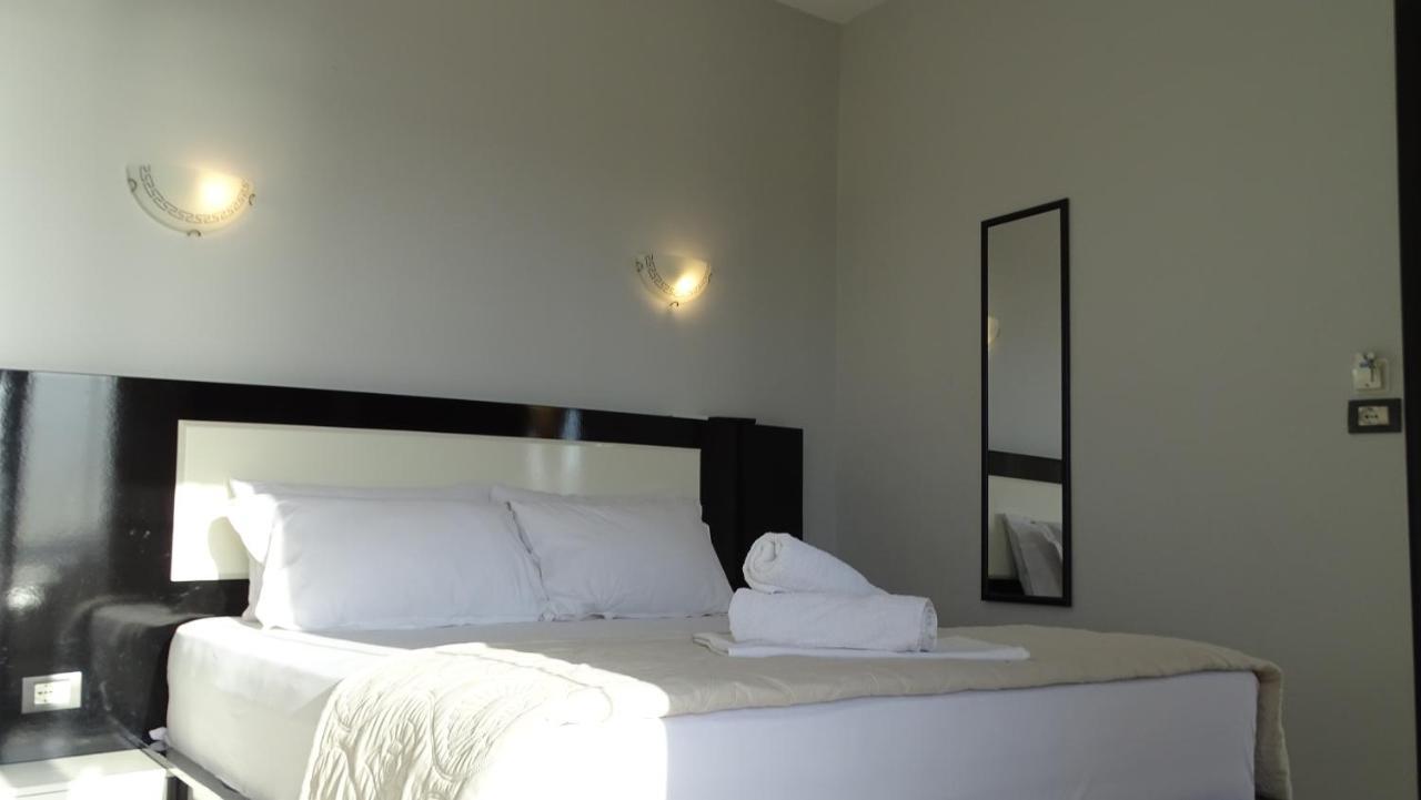 Ardiani Hotel *